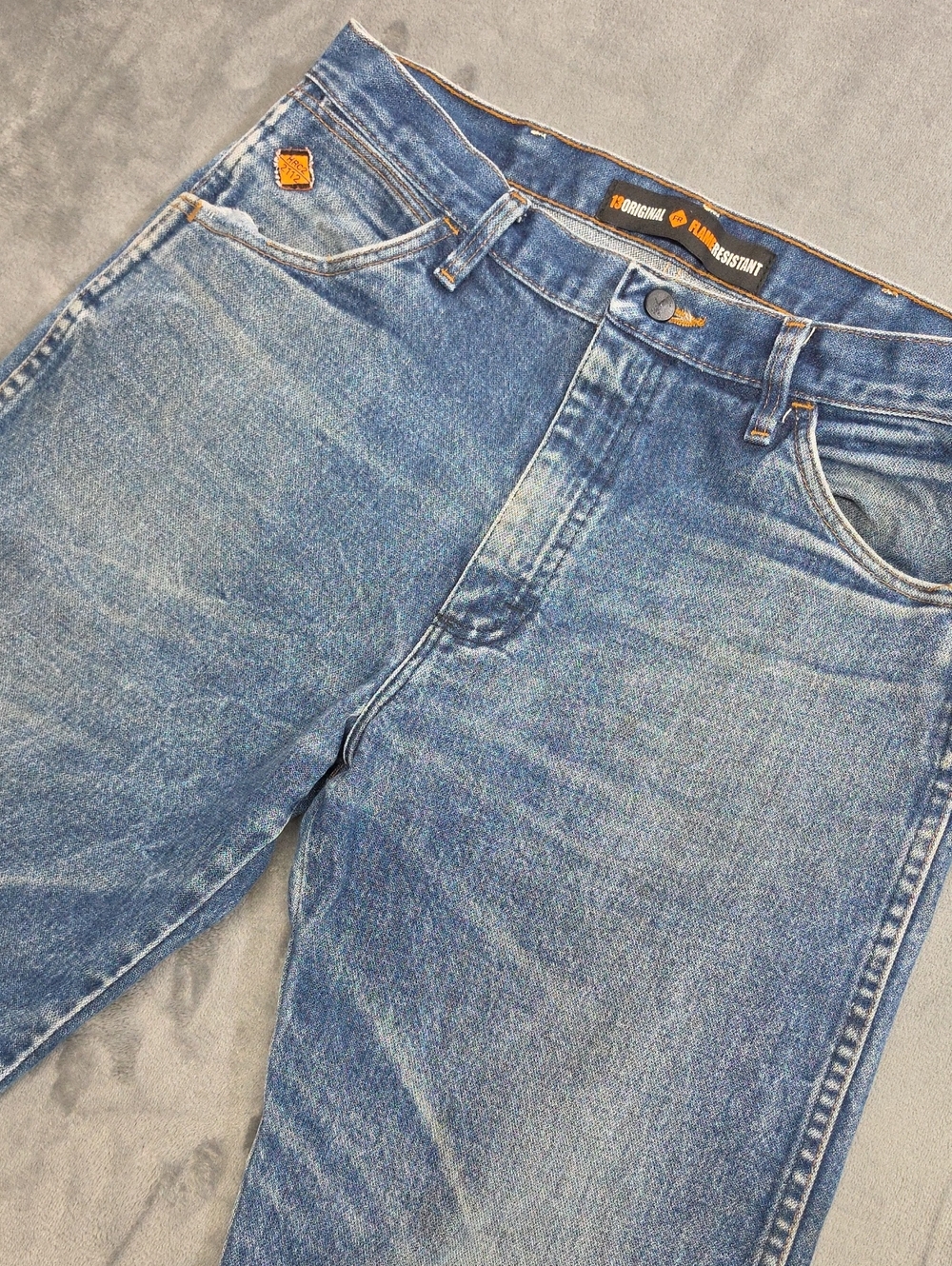 Wrangler Men's FR 34 X 32 Relaxed Blue Denim Jeans - Classic Wash